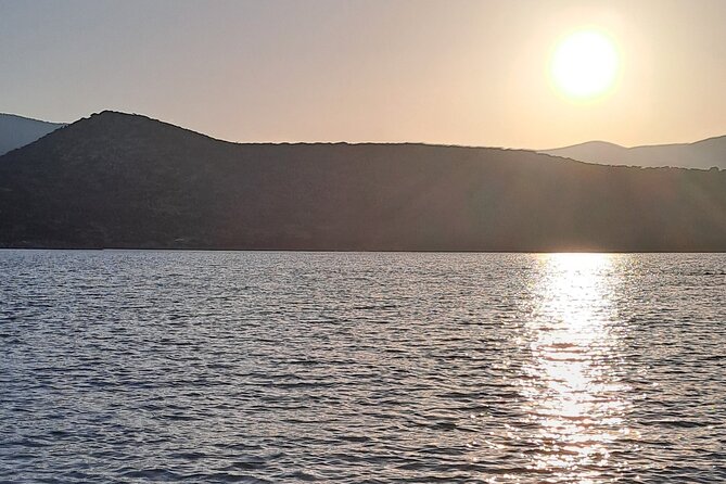 4 Hour Fishing and Swimming Boat Experience in Schisma Eloundas - Snorkeling while the boat is already moving