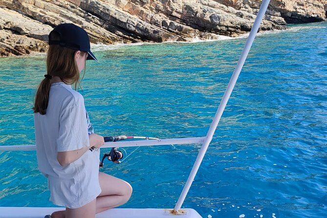 4 Hour Fishing and Swimming Boat Experience in Schisma Eloundas - Pickup, language, and the practical side that makes or breaks the day