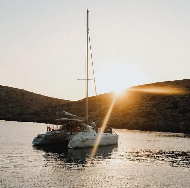 Agios Nikolaos: Spinalonga and Kolokytha Catamaran with Meal - Unlimited drinks on a small catamaran: why it feels like more value