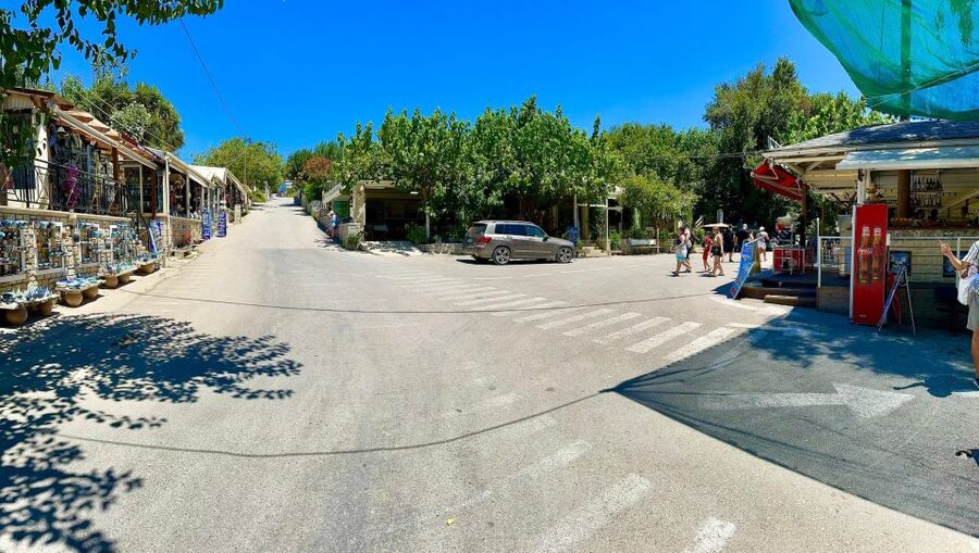 All Day Family Tour to Rethymno & Kournas Lake | JMP Tours - Driver and language: how communication helps families