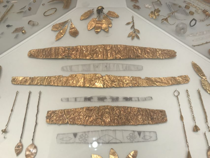 Archaeological Museum of Heraklion: Guided Walking Tour - Skip-the-line entry and the 1.5-hour pacing