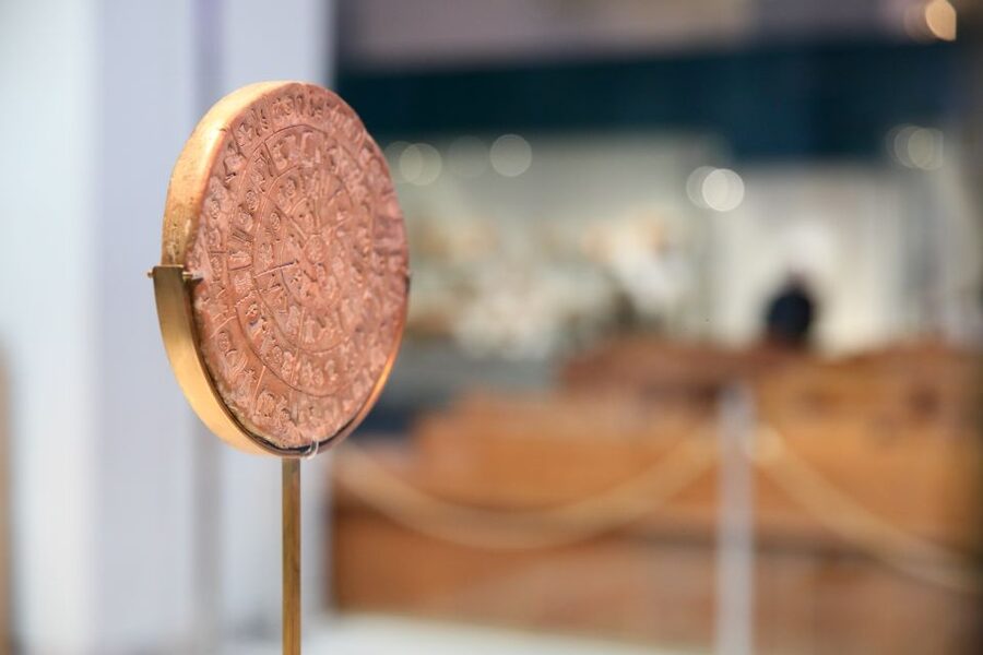 Best of Heraklion : Knossos - Arch.Museum - City tour - Archaeological Museum of Heraklion: Bronze Age Finds That Stick