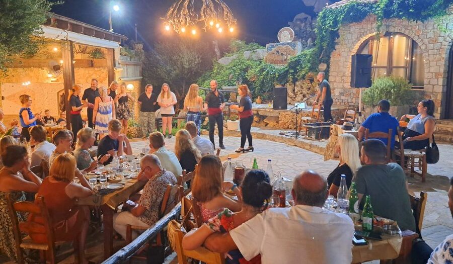 Chania: Cretan Folklore Dance Show with Dinner - Getting to Taverna Pinakoti and the pickup you’ll actually notice