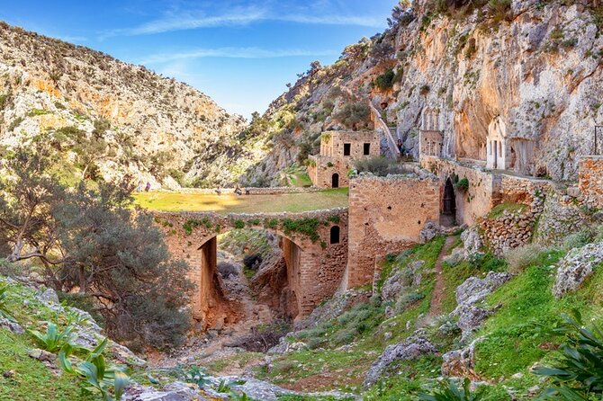 Chania: Hiking through History and Hidden Gems at Katholiko Bay - Katholiko Bay: the swim, the caves, and why timing matters