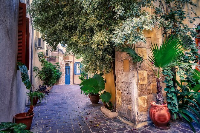 Chania Old Town, Public Market and Chrisopigi Monastery Tour - Prophet Elias Hill and the Venizelos Graves: start with the big picture