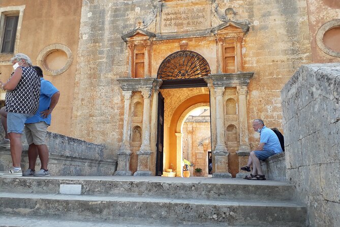 Chania: Old Town, Public Market, Hill of Prophet Elias, Agia Triada - Price and value: what $818 per group really buys
