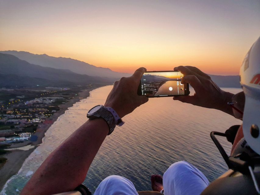 Chania: Paratriking Experience with a Professional Pilot - What to Wear for Wind, Sun, and Quick Time in the Air