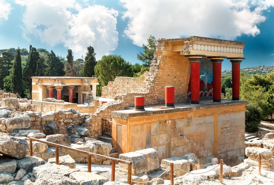 Chania/Rethymno: Knossos Palace & Heraklion City Tour - Morning Pickup: What to Expect from the Start