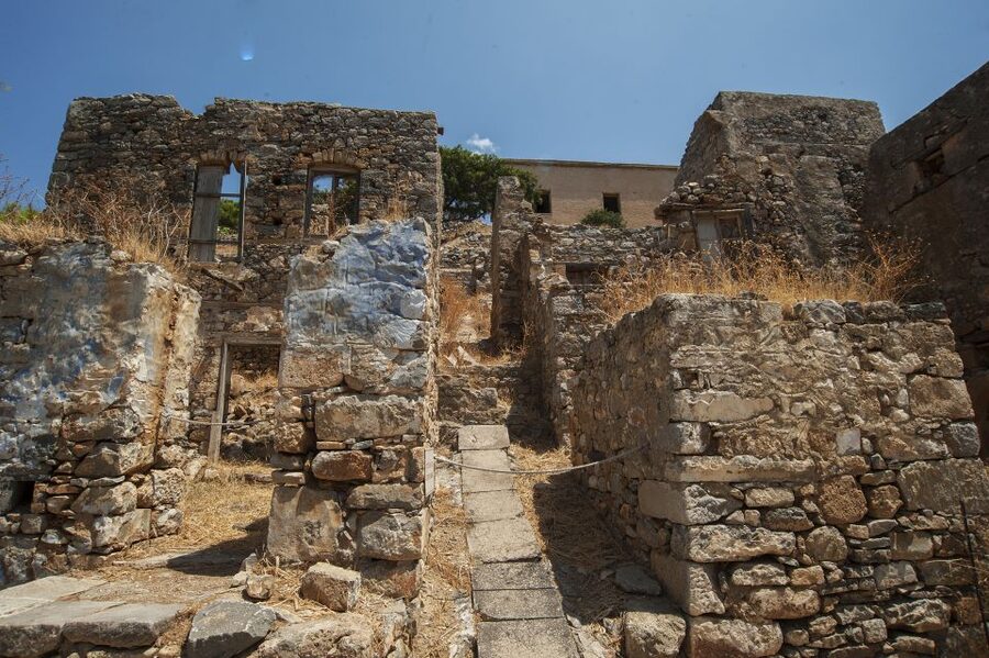 Crete: Agios Nikolaos, Plaka and Spinalonga Island Tour - Spinalonga Island Guided Tour: Fortifications to Leper Colony Stories