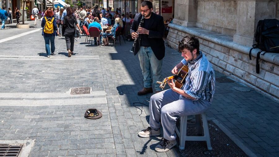 Crete: Day Tour to Heraklion City, Market & CRETAquarium - Heraklion Market: Cretan shopping without the guesswork
