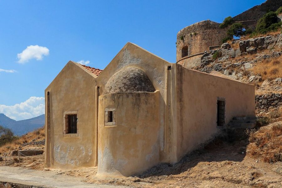 Crete: Day Trip to Agios Nikolaos and Spinalonga Island - Agios Nikolaos: The Lake in the Middle of Town