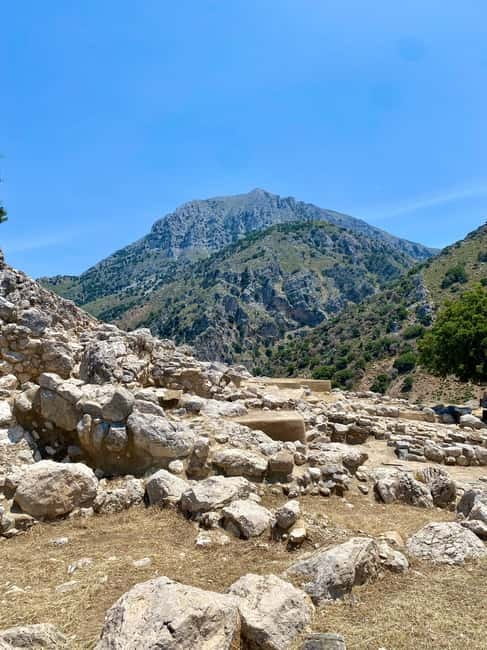 Crete: Kavousi Canyon Guided Hike & Beach Swim - The main hike: Minoan paths above Kavousi Canyon