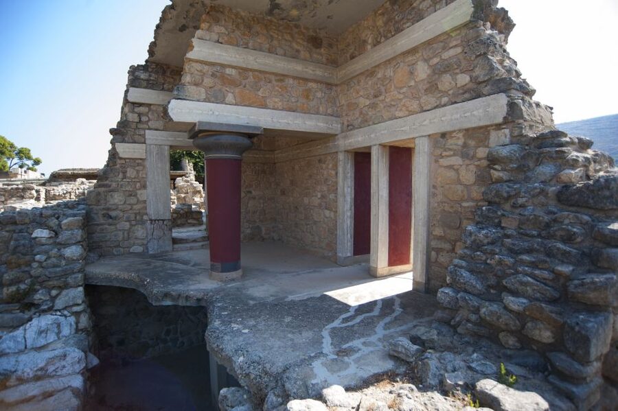 Crete: Knossos Palace and Museum Skip the line Guided tour - Knossos Palace Guided Visit: Murals, Royal Tombs, and Minoan Drainage Brains