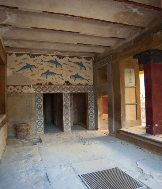 Crete: Knossos Palace and Museum Skip the line Guided tour - Heraklion on Your Own: Picking Your Own Streets Before the Minoan Story