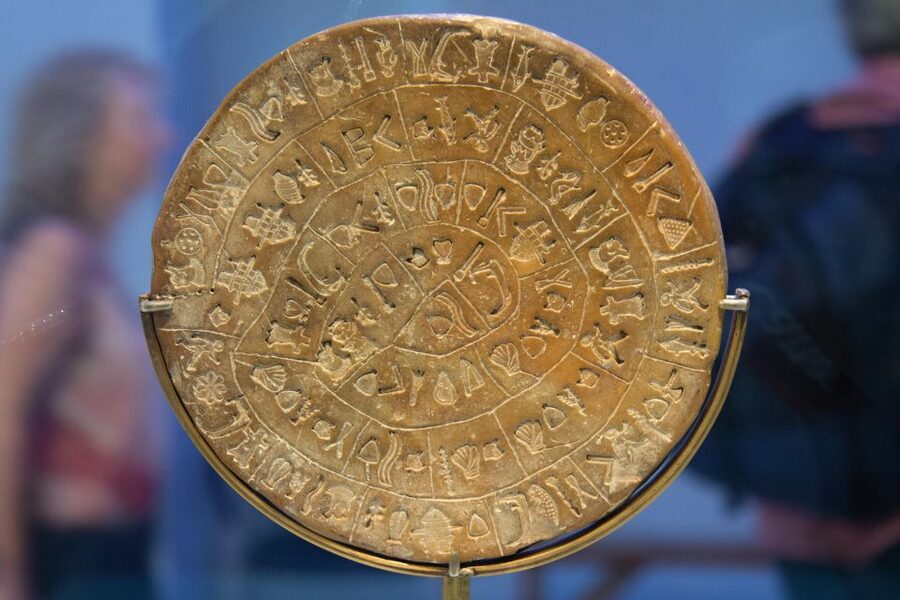 Crete: Knossos Palace, Archaeological Museum & Heraklion - Walking Heraklion: Venetian Walls, Old Port, and Market Time