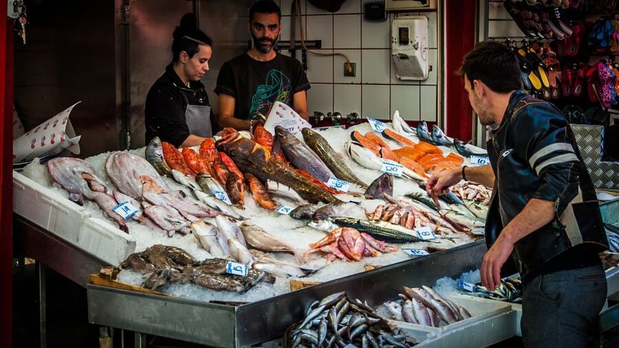 Crete: Knossos Palace, Heraklion City, Market Guided Tour - The Old Market Stop: Shopping Energy, City Noise, and Food Time