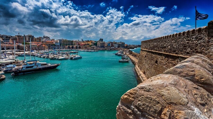 Crete: Knossos Palace, Heraklion City, Market Guided Tour - Pickup and Transport Reality: Long Lists, Real Timing