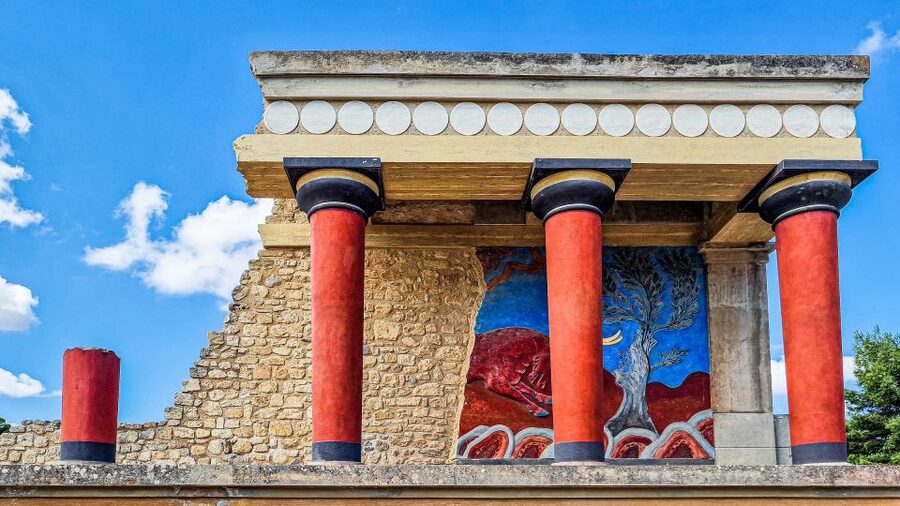 Crete: Knossos Palace, Heraklion City, Market Guided Tour - Heraklion by Coach to Walking: Venetian Harbor and the Old Center