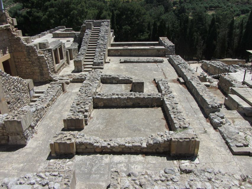Crete: Knossos Palace & Heraklion Guided Tour - Languages on the tour: English with set extras