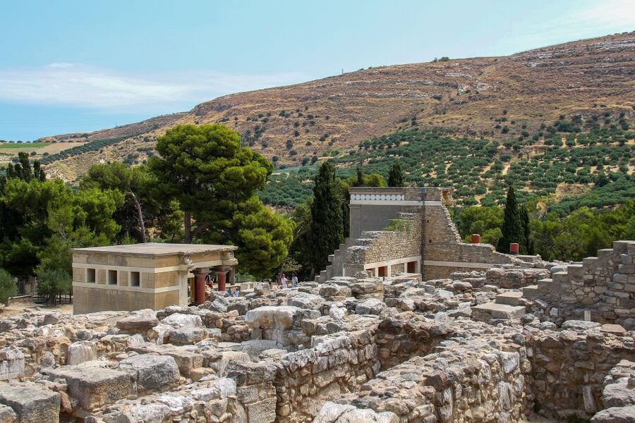 Crete: Knossos Palace & Heraklion Guided Tour - Walking Heraklion: Daidalou Street, Lion Square, and the Morosini Fountain