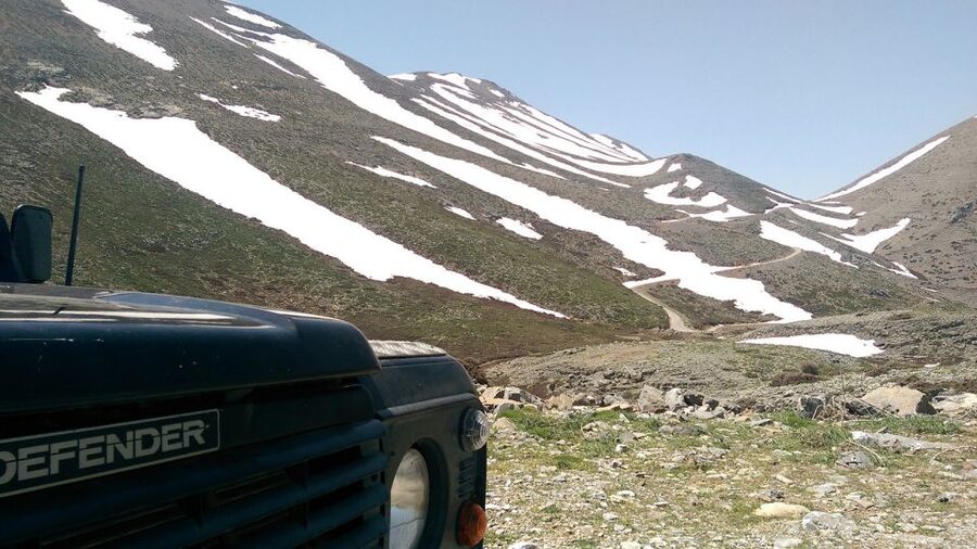 Crete: Land Rover Safari Nida Route - The traditional lunch with unlimited wine: where the tour becomes social