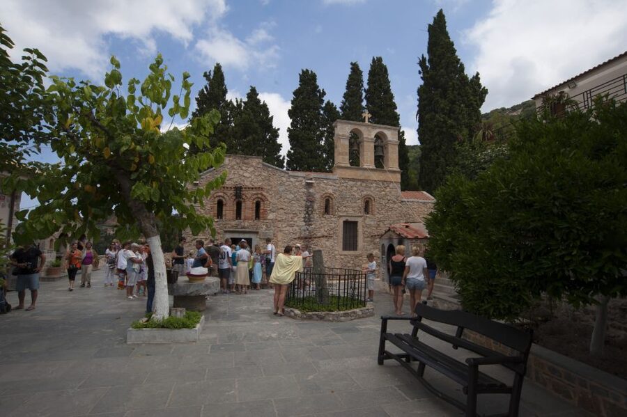 Crete: Lassithi Plateau & Kera Monastery Tour with Ceramics - The climb toward Zeus country and what to do with limited time