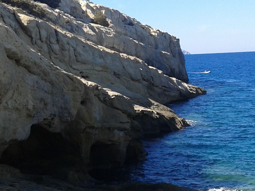 Crete: Matala Beach and Hippie caves, Red beach - Red Beach: the walk, the cliffs, and nudist-friendly areas
