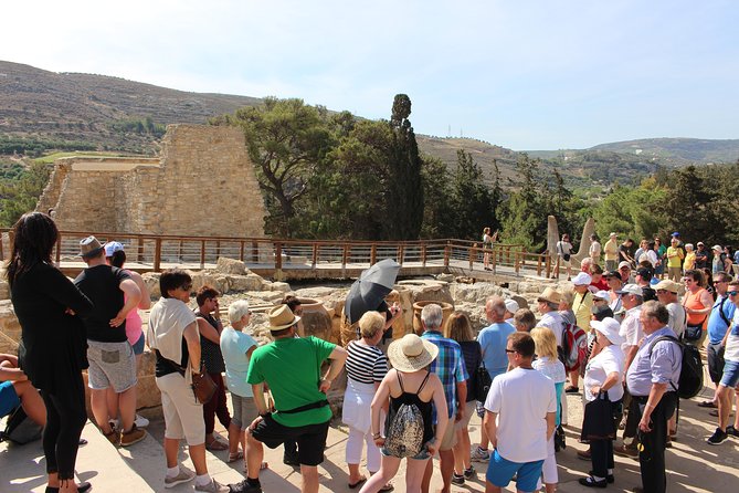 Crete Minoan Discovery Tour with Knossos Palace, Heraklion, and Live Dance Show - The multimedia Minos experience in Heraklion: live dance, 3D video, and snacks