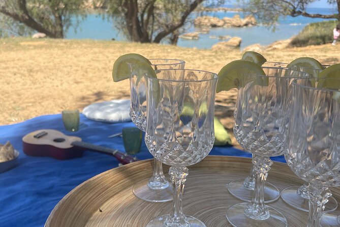 Crete's Vegetarian Picnic - Getting to Kantina du Giorgou in Agioi Apostoloi, then staying together