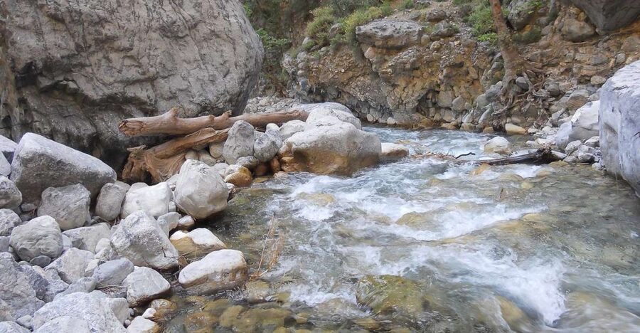 Crete: Samaria Gorge Hiking with transfer and expert Escort - Samaria Gorge Basics: 18 km, 700 m down, and what makes it so memorable