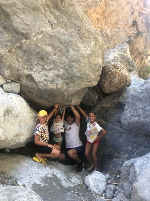 Crete: Sarakina Gorge, Forests, and South Coast Safari - Lunch in a classic taverna with mountain spring water