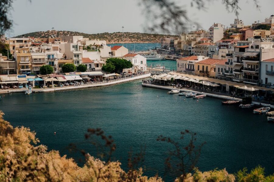 Crete: Spinalonga Boat Tour with BBQ & Agios Nikolaos - Agios Nikolaos and Lake Voulismeni: your own time in a pretty harbor town