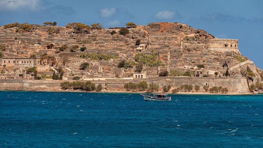 Crete: Spinalonga Boat Tour with BBQ & Agios Nikolaos - From your hotel to Elounda: the long-day rhythm (and how to handle it)