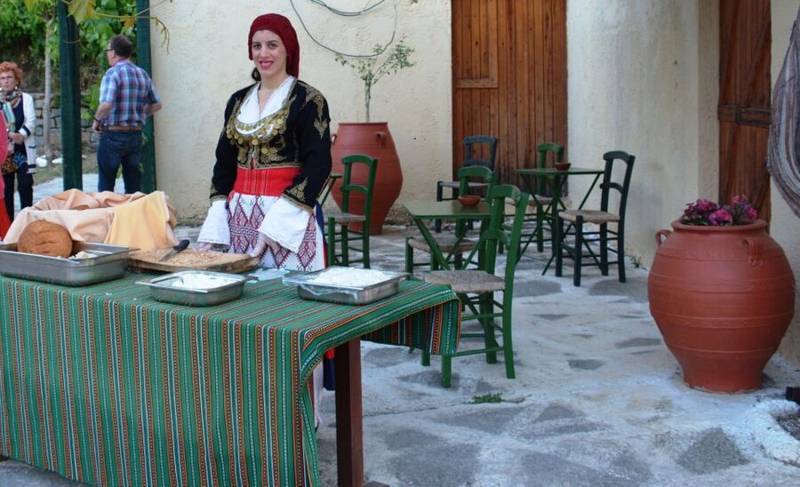Crete: Traditional Dance Show and Buffet Dinner with Wine - Who this fits best (and who should skip)