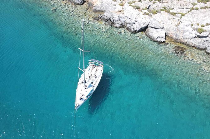 Daily cruises to Dia Island with All -Inclusive Meal and drinks - Meeting point and timing: start where the harbor feels real