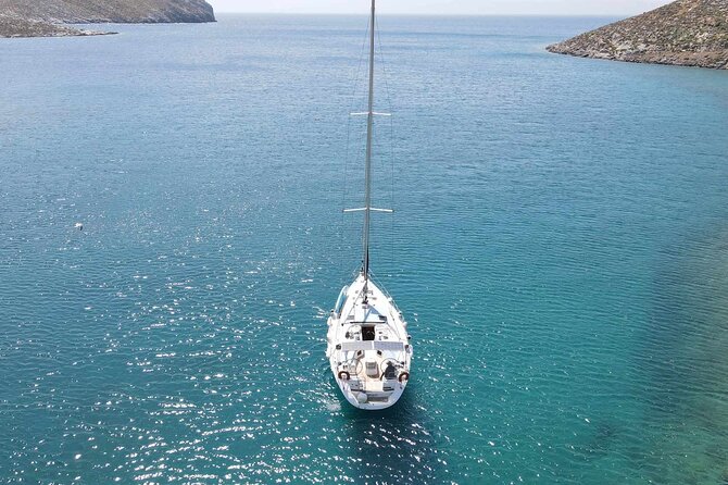 Daily cruises to Dia Island with All -Inclusive Meal and drinks - The crew style: friendly, attentive, and actually useful