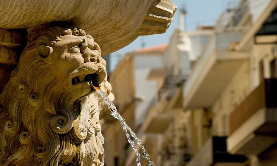 Day Trip To Heraklion City Center & Market & CretAquarium - Liberty Square, Daidalou Street, Lions Square, and museum time
