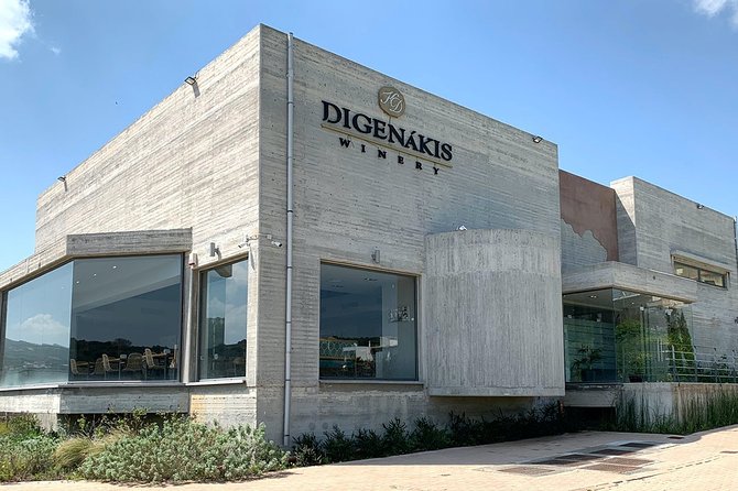 Digenakis winery - Wine tasting experience - Small group size: the difference between relaxed and rushed
