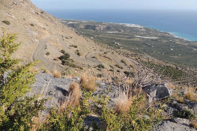 Discover The Secrets Of The Southern Crete Jeep Safari tour - Stop 3: Thrapsano pottery workshop and Cretan ceramics