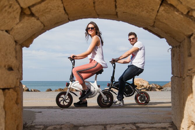 Ecobike tour in historic Heraklion - Kornarou Square and the old market vibe