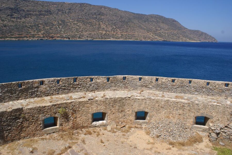 Elounda: Spinalonga Guided Boat Tour with BBQ and Swimming - The Spinalonga walking tour: where you’ll spend your mental energy