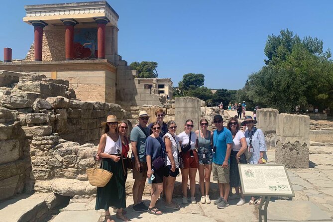 Family Mythology Adventure - Explore the Palace of Knossos - Stop at the Throne of King Minos: The Story Starts in One Place