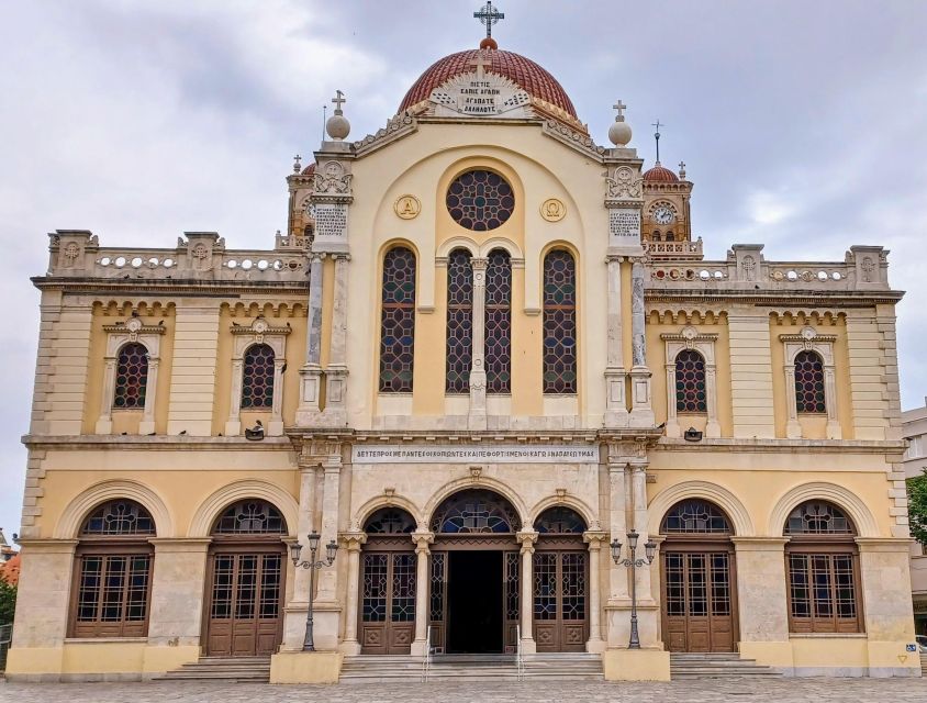 Food Tour in Heraklion – Discover Cretan Flavors - Central Market time: see what Crete eats and what it buys