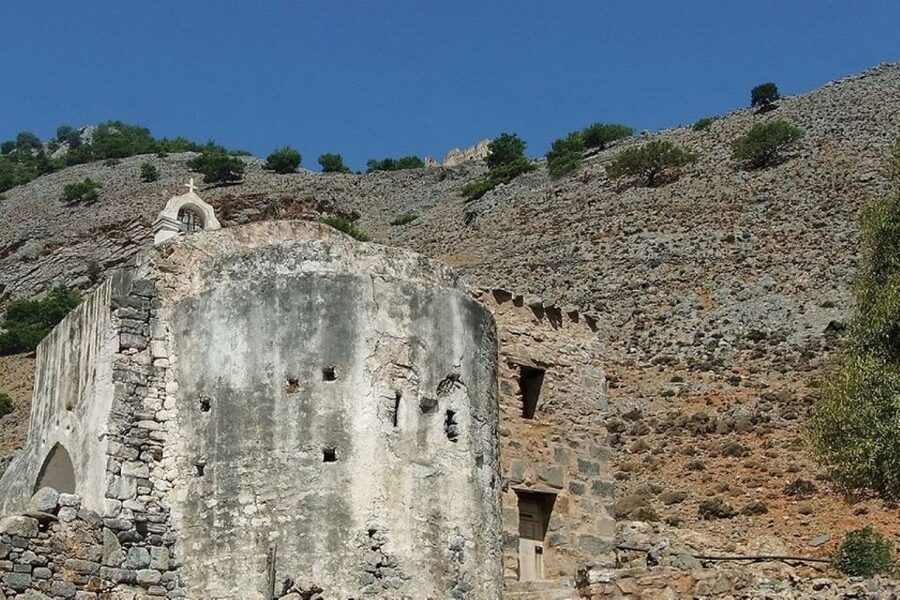 From Agia Galini/Matala: Samaria Gorge Hiking Tour - Trail logistics: water, restrooms, and how to pace yourself