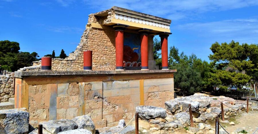 From Chania: Full-Day Heraklion Highlights Guided Tour - Group size and pacing: efficient but not totally rushed