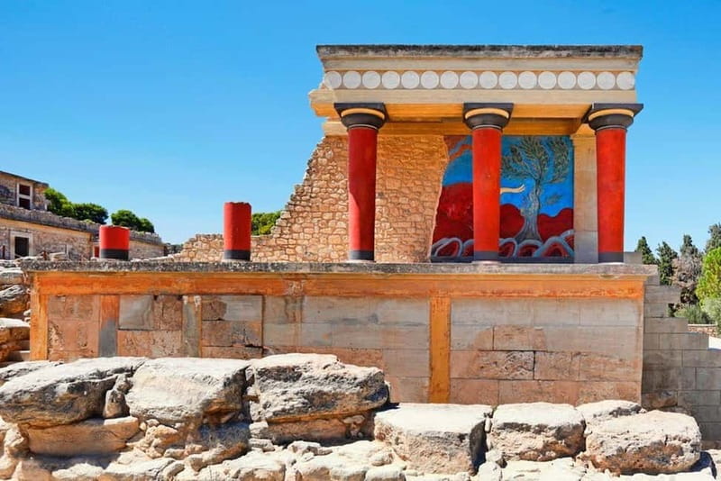 From Chania & Rethymno: Knossos Palace & Heraklion City Tour - Heraklion Town Time: Venetian Harbor, Morosini Fountain, and Museum Choices