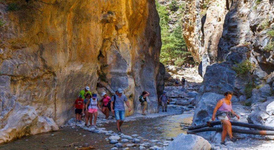 From Chania: Samariá Gorge Guided Hike - Guides and group support: what actually makes it feel smooth