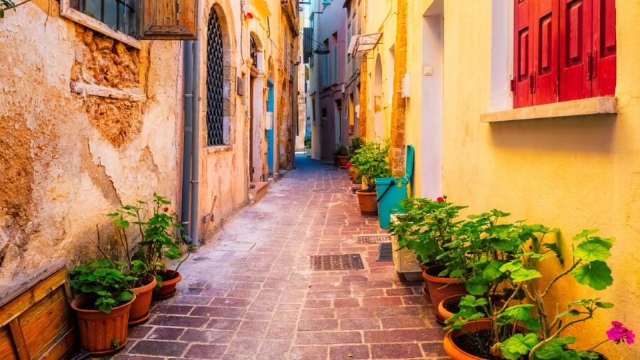 From Heraklion: Chania Town, Kournas Lake, and Rethymno Tour - The Coach Experience: Air Conditioning, Seat Height, and Guide Energy