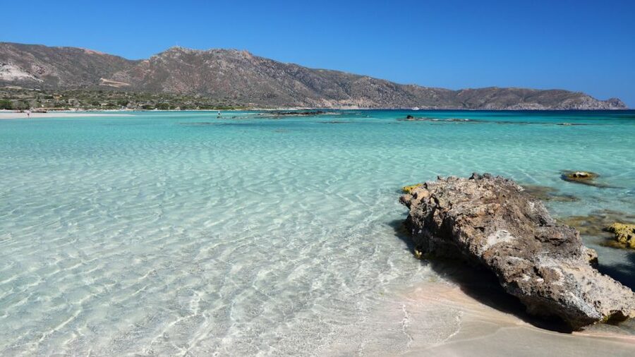 From Heraklion: Guided Trip to Elafonisi Beach with PickUp - Beach setup: lunch options, bars, and what you pay for