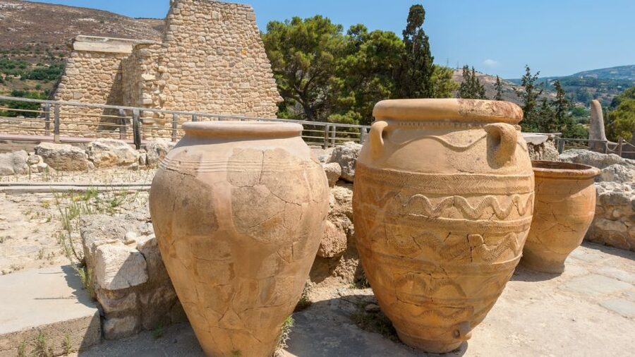 From Heraklion: Historical Center City Tour & Knossos Palace - Heraklion old town walk: city bearings plus Venetian harbor air